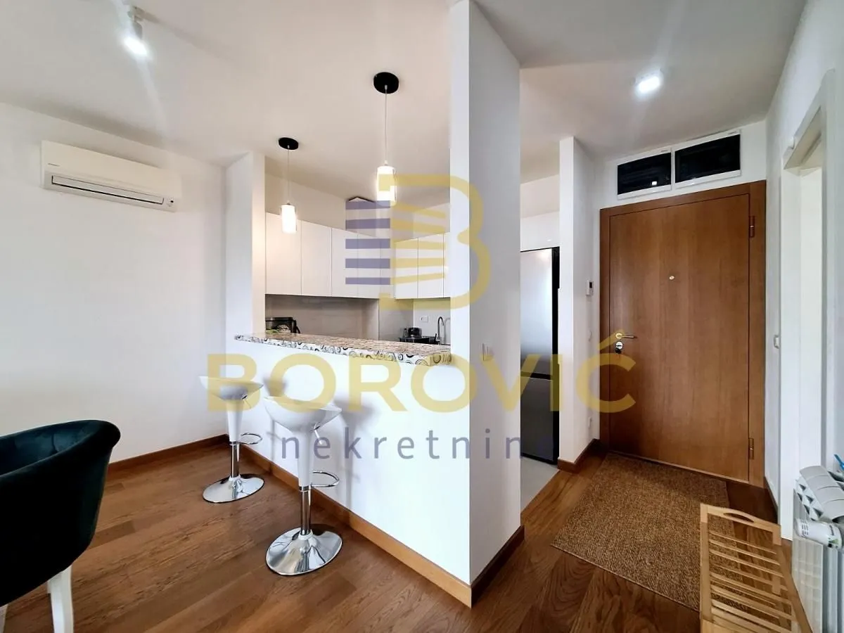 Rent, two bedroom apartment, 44m², Vračar Sve Podlokacije, Beograd
