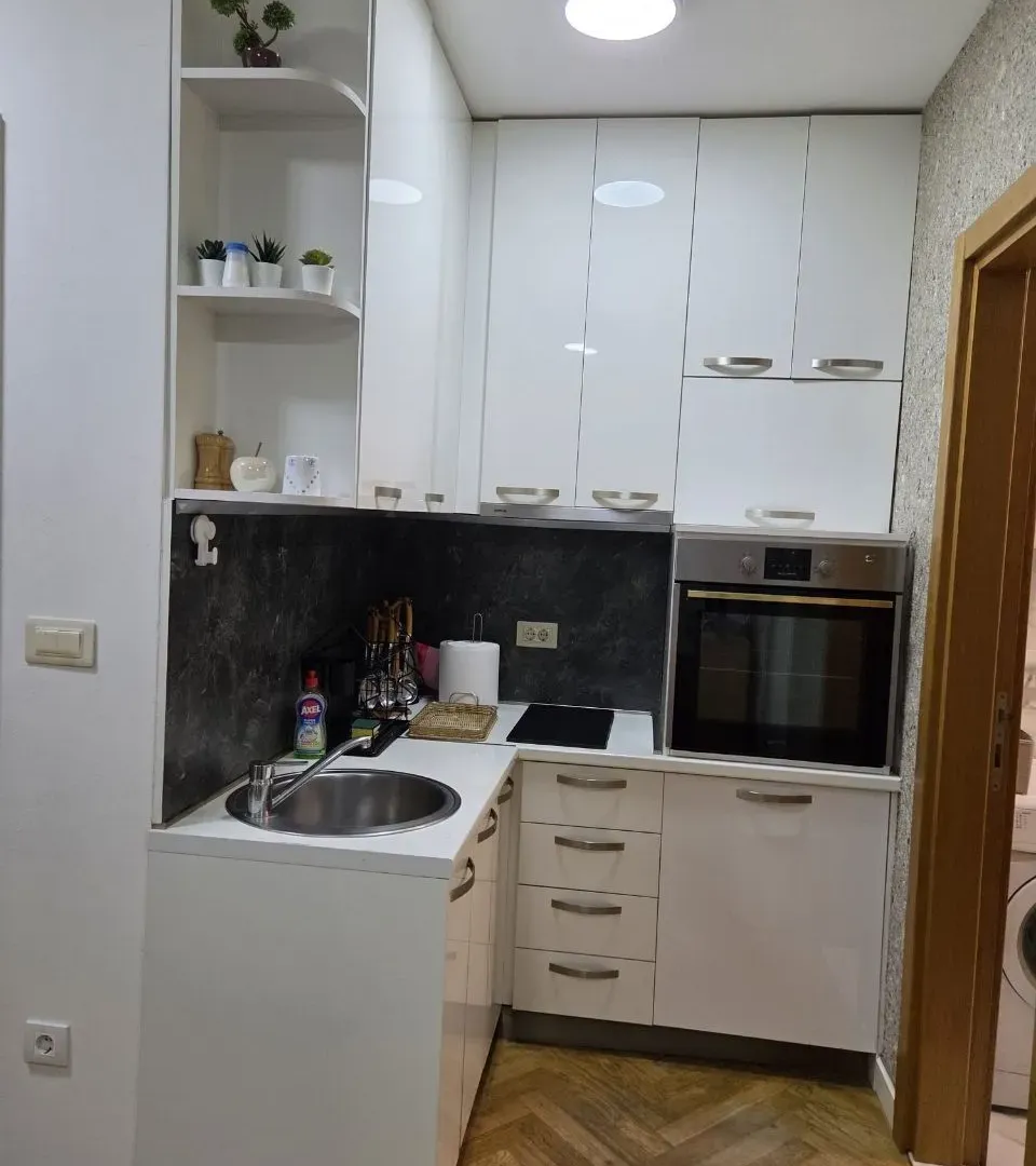 Rent, one bedroom apartment, 43m², Dobrota, Kotor