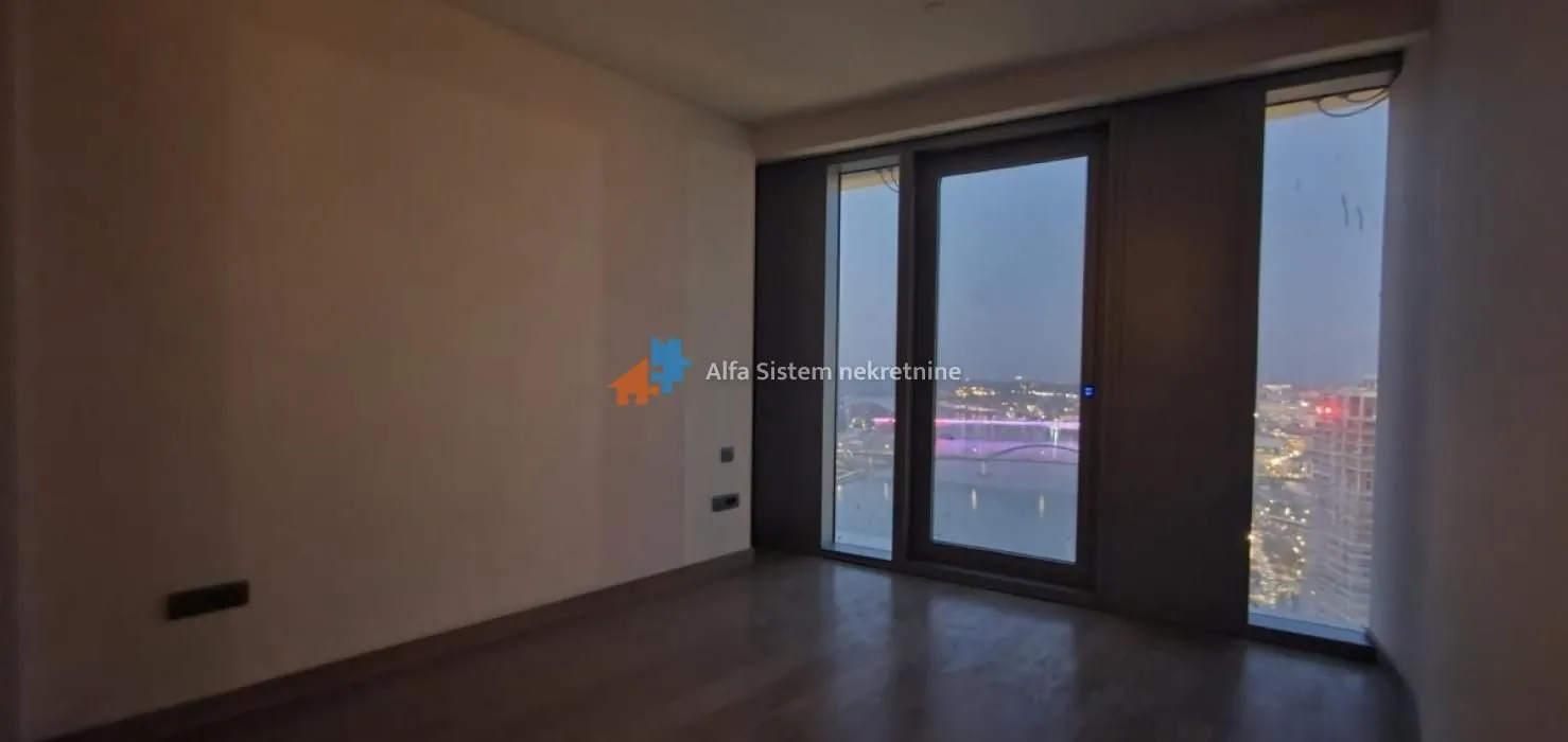 Izdavanje, trosoban stan, 90m², Savski Venac, Beograd