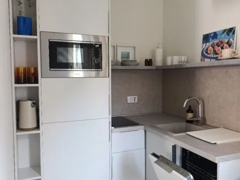 Izdavanje, garsonjera, 28m², Centar, Budva - image 4