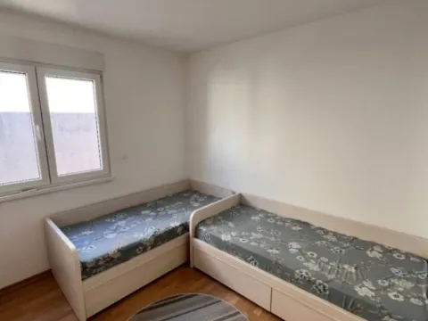 Izdavanje, dvosoban stan, 63m², Blok 9, Podgorica - image 3