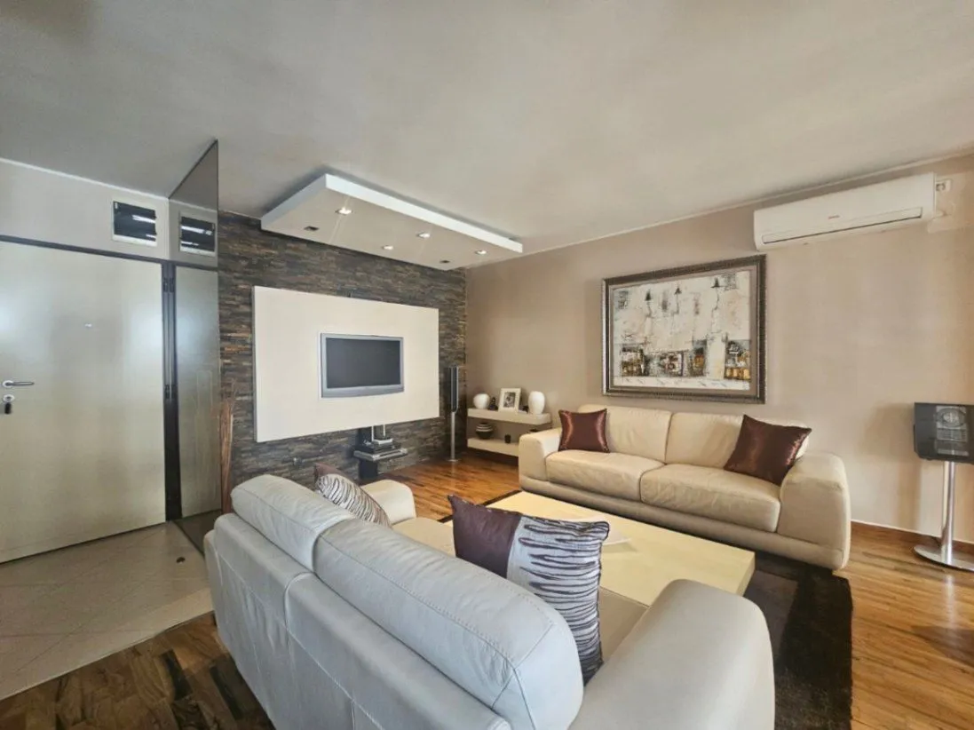 Prodaja, dvosoban stan, 80m², Centar, Bar