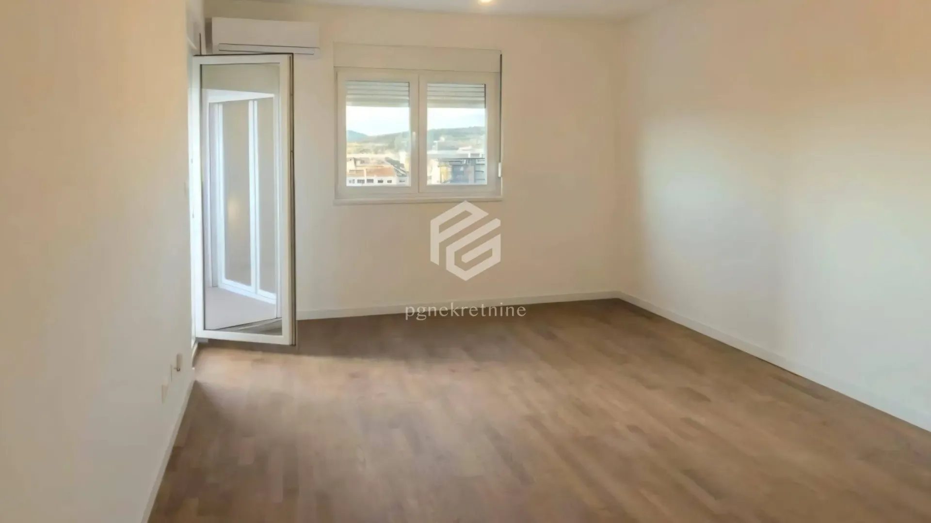Prodaja, jednosoban stan, 45m², Stari Aerodrom, Podgorica