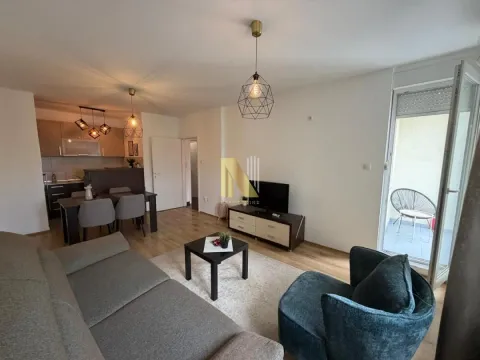 Rent, two bedroom apartment, 61m², Bulevar Oslobodjenja, Novi Sad Sve Podlokacije - image 1