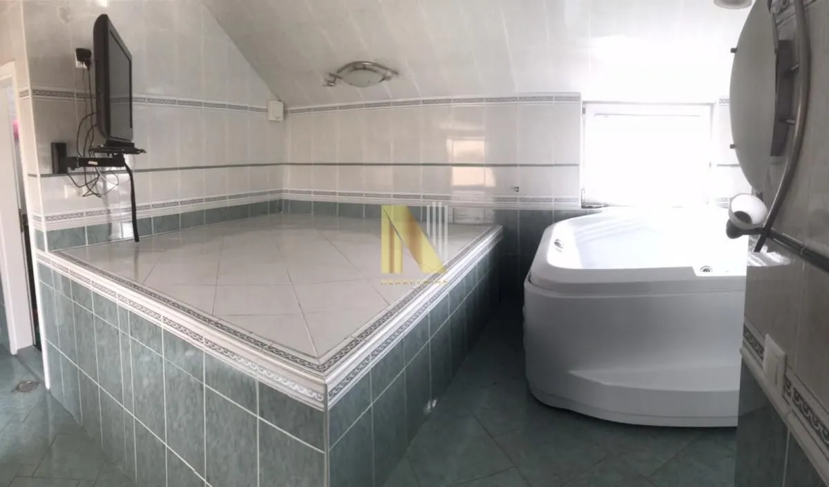 Prodaja, stan, 130m², Grbavica, Novi Sad Sve Podlokacije