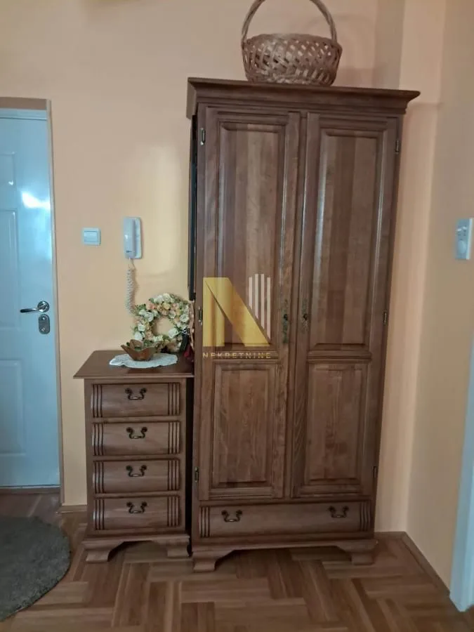 Prodaja, dvosoban stan, 49m², Centar, Subotica