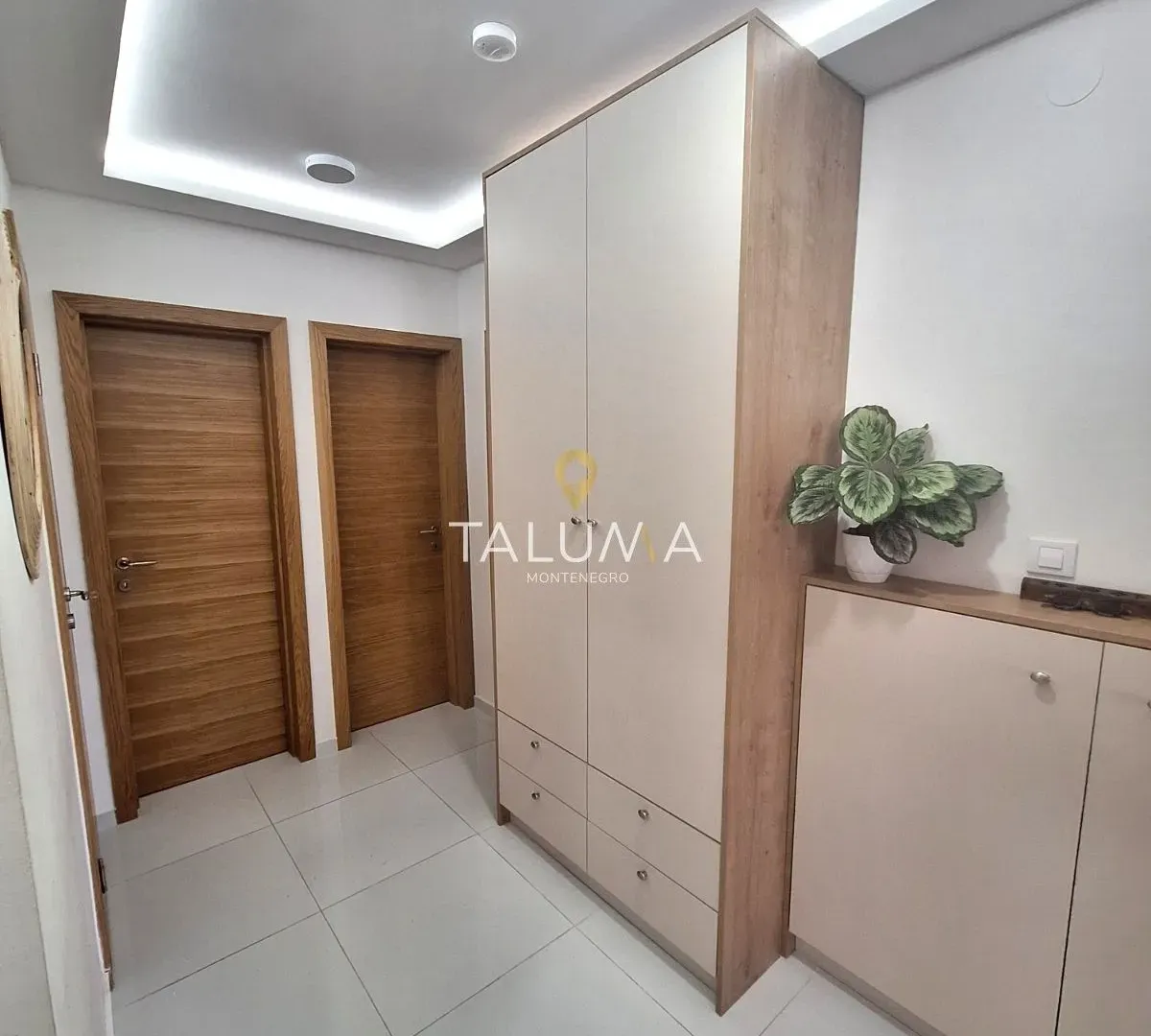 Prodaja, trosoban stan, 89m², Centar, Podgorica