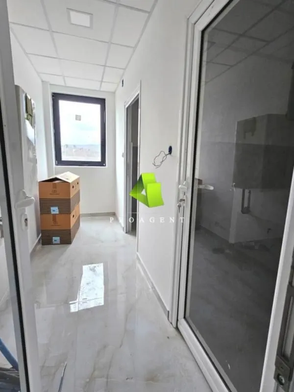 Rent, office space, 1200m², Pantelej, Niš