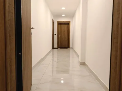 Prodaja, trosoban stan, 75m², Zemun Gornji Grad, Zemun Sve Podlokacije - image 3
