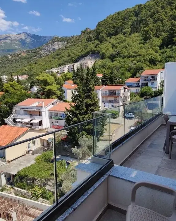 Rent, one bedroom apartment, 55m², Podkošljun, Budva