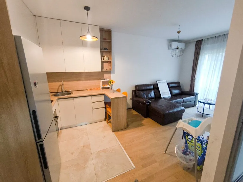 Izdavanje, jednosoban stan, 37m², Central Point, Podgorica
