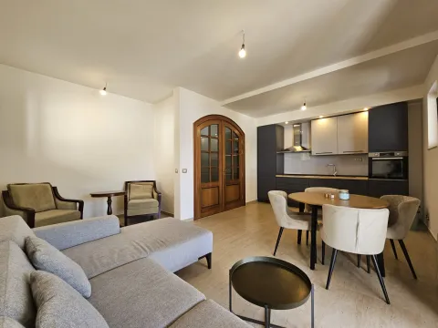 Prodaja, dvosoban stan, 106m², Dobrota, Kotor - image 3