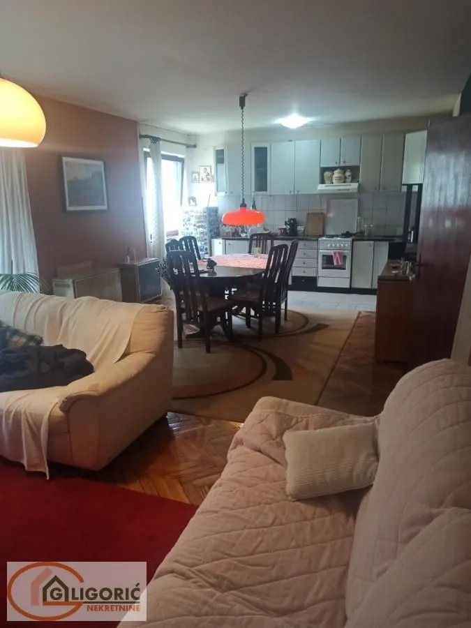 Prodaja, kuća, 204m², Grocka, Beograd