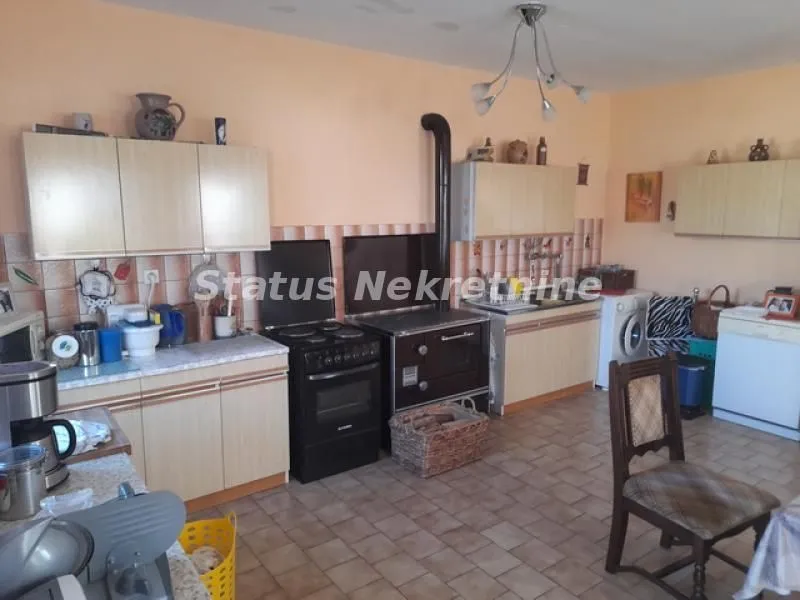 Prodaja, kuća, 194m², Šid, Srbija