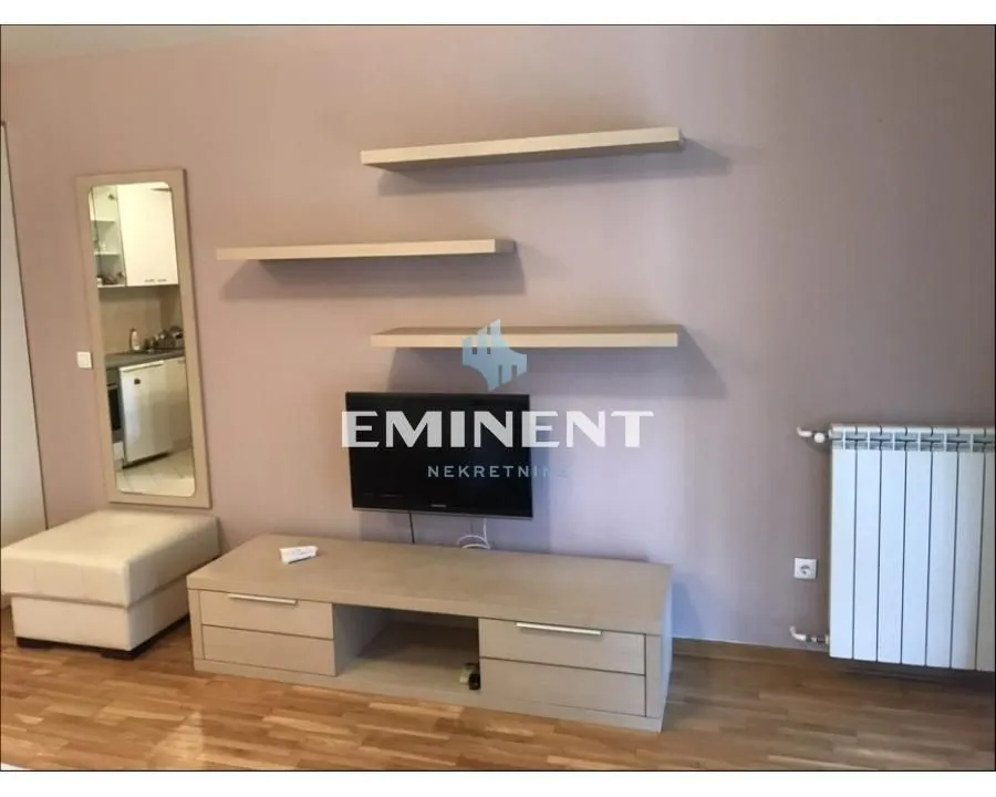 Izdavanje, stan, 37m², Slavija, Vračar Sve Podlokacije