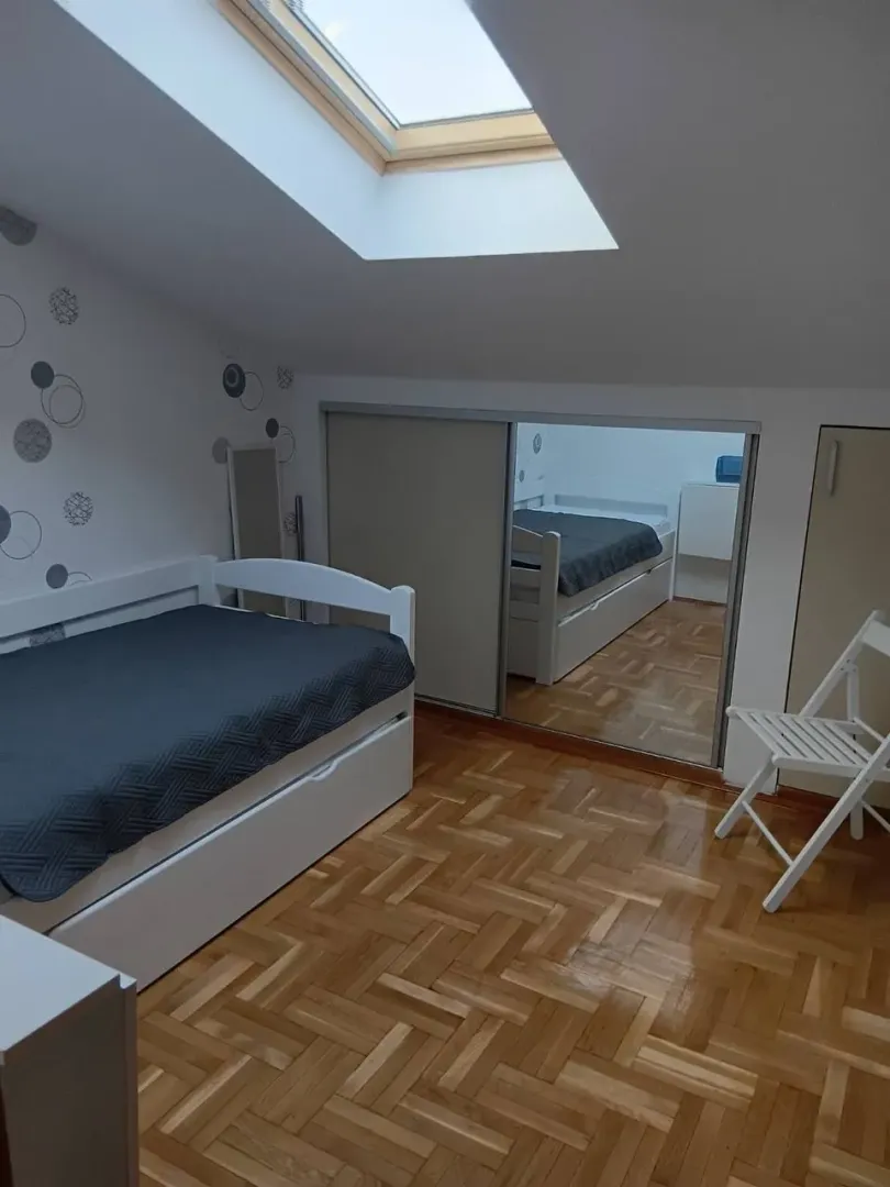 Izdavanje, trosoban stan, 80m², Krivi Most, Podgorica