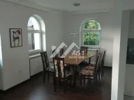 Izdavanje, kuća, 225m², Lipov gaj, Novi Sad Sve Podlokacije - image 4