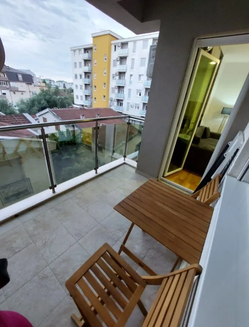 Izdavanje, jednosoban stan, 42m², Ljubović, Podgorica