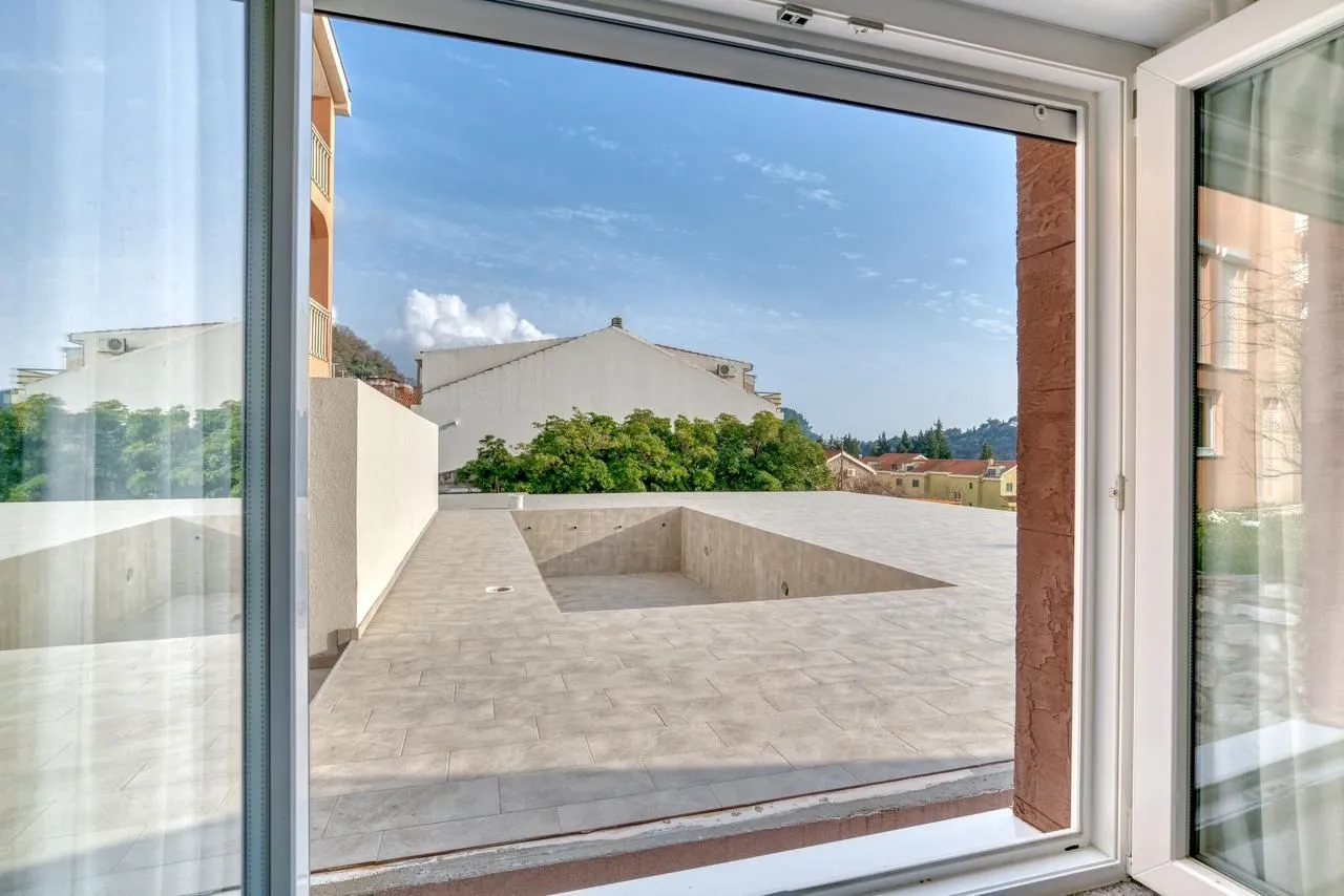 Sale, two bedroom apartment, 60m², Petrovac, Budva