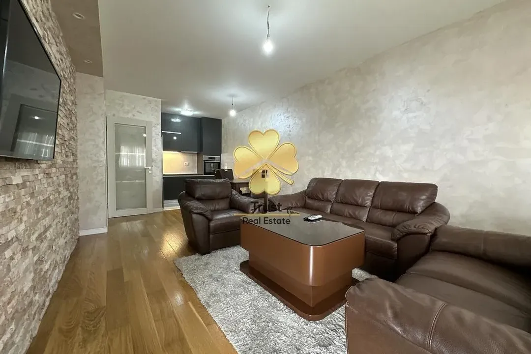 Izdavanje, jednosoban stan, 50m², Central Point, Podgorica