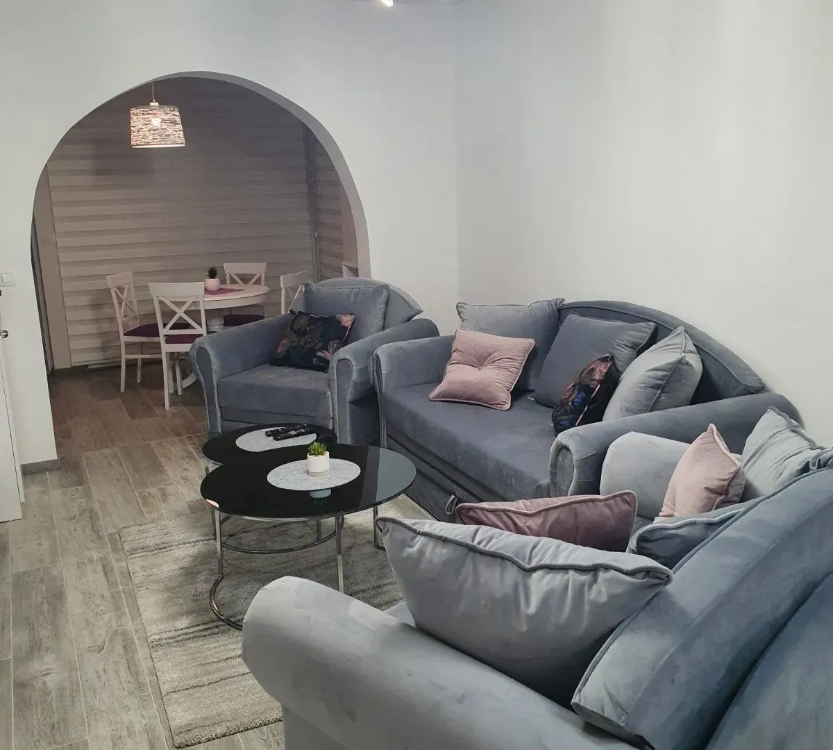 Izdavanje, jednosoban stan, 55m², Budva, Crna Gora