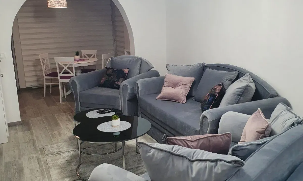 Izdavanje, jednosoban stan, 55m², Budva, Crna Gora