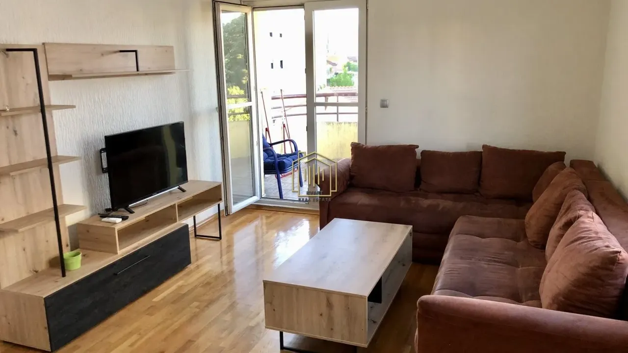 Izdavanje, jednosoban stan, 54m², Stara Varoš, Podgorica