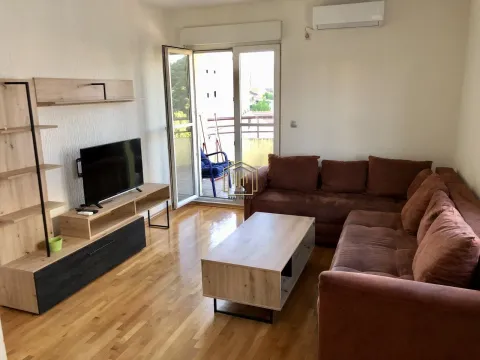 Izdavanje, jednosoban stan, 54m², Stara Varoš, Podgorica