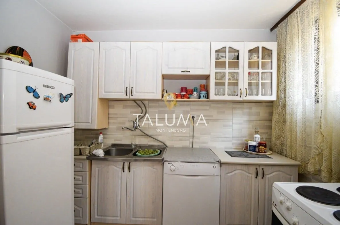 Sale, house, 300m², Stari Aerodrom, Podgorica