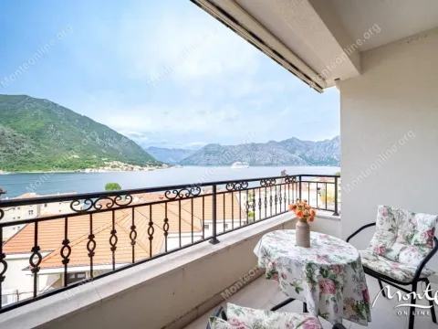 Sale, two bedroom apartment, 75m², Dobrota, Kotor - image 31