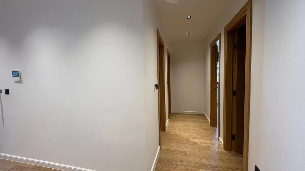 Prodaja, trosoban stan, 101m², Tivat, Crna Gora
