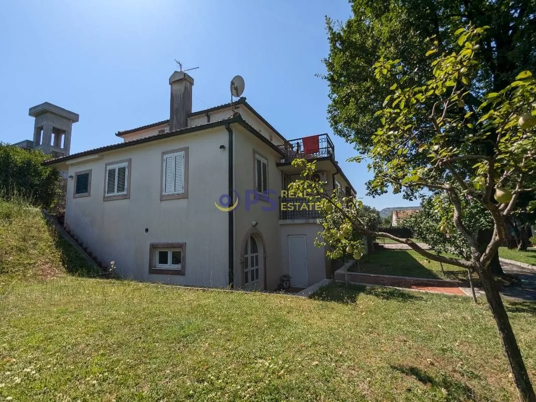 Prodaja, kuća, 400m², Podgorica, Crna Gora