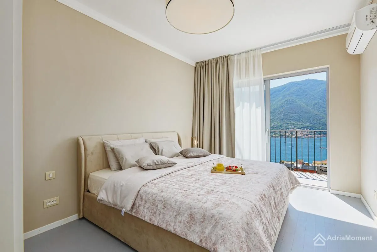 Prodaja, trosoban stan, 158m², Dobrota, Kotor