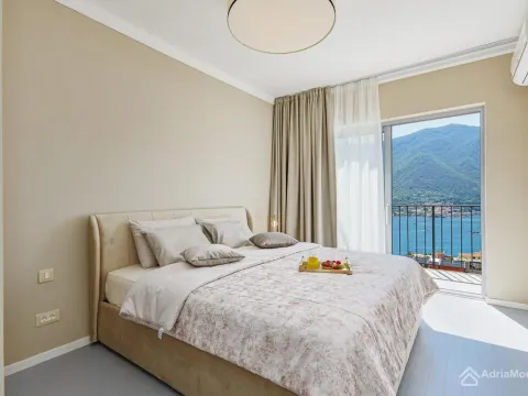 Sale, three bedroom apartment, 158m², Dobrota, Kotor - image 15