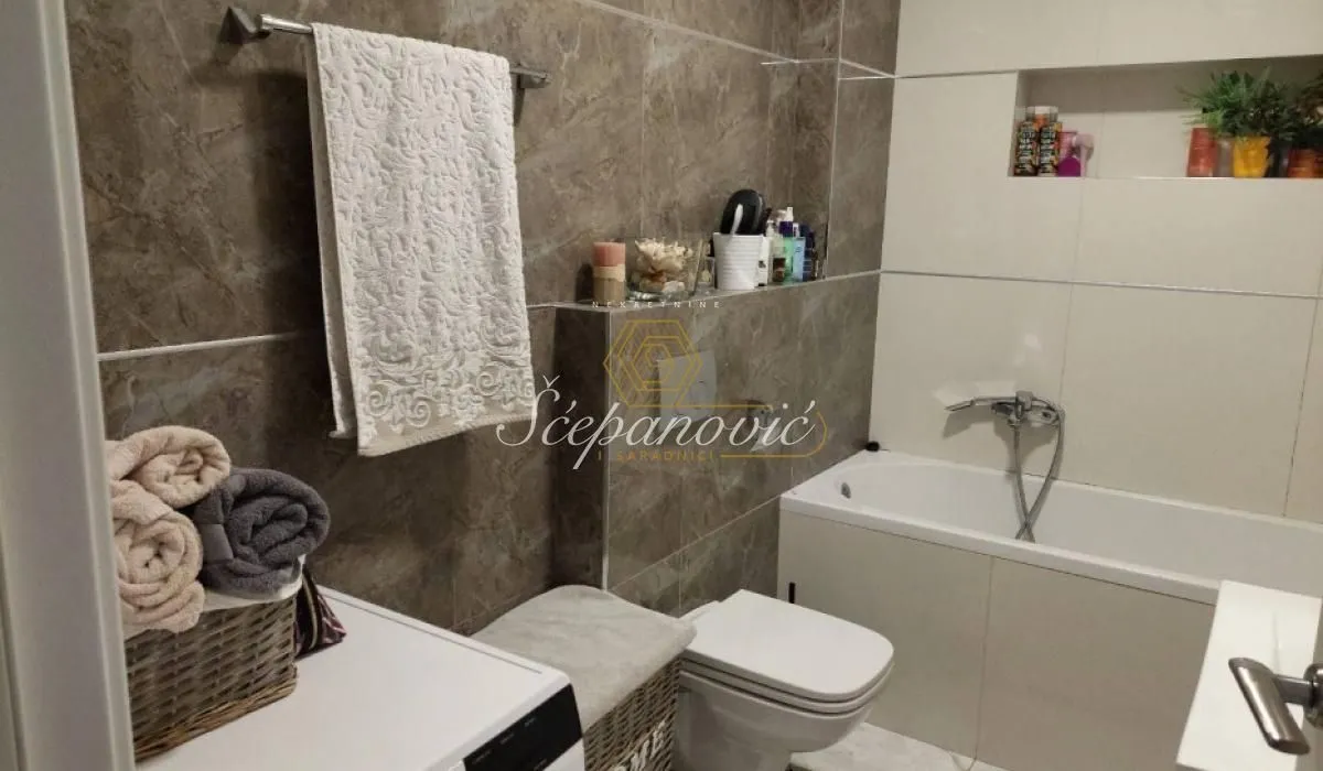 Prodaja, trosoban stan, 89m², Nova Detelinara, Novi Sad Sve Podlokacije