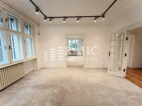 Empty bright room with carpet and white walls. - image 5