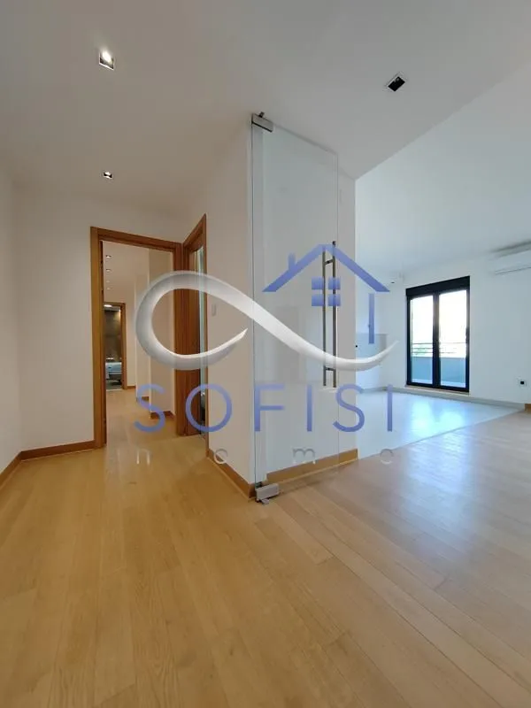 Prodaja, četvorosoban stan, 240m², Adamovićevo Naselje, Novi Sad Sve Podlokacije