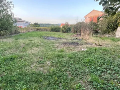 Zemljište in Cvijetin Brijeg