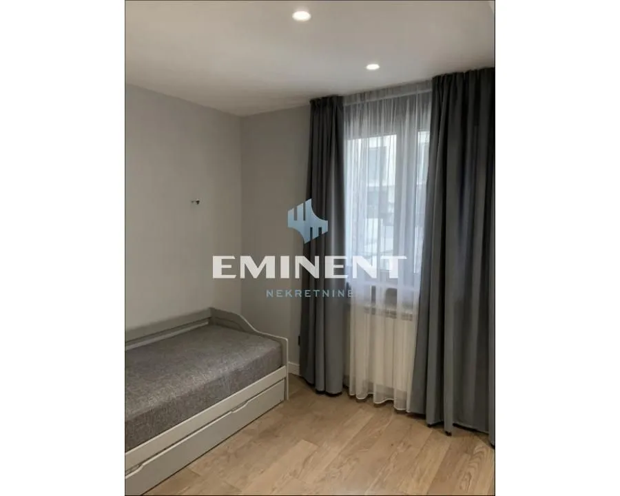 Izdavanje, trosoban stan, 93m², Stari Grad, Beograd