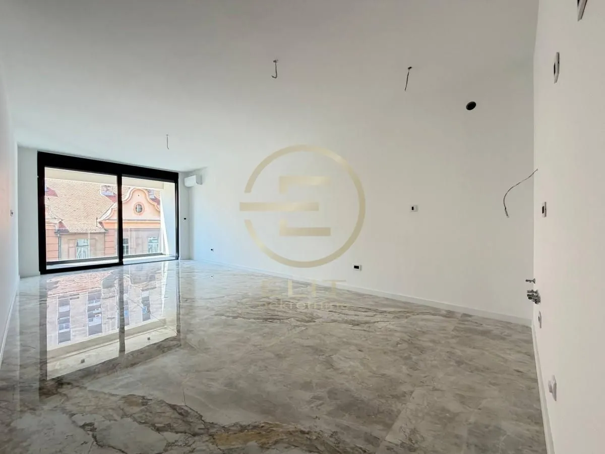 Prodaja, stan, 100m², Stari grad, Novi Sad