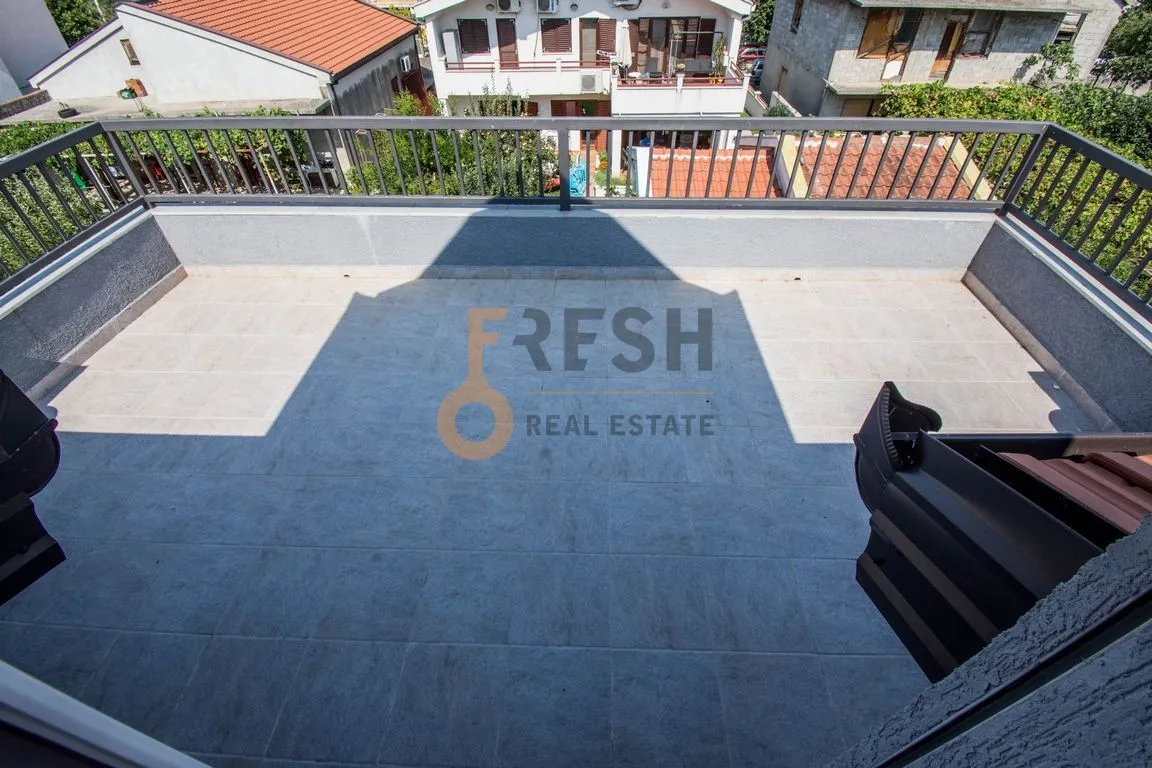 Prodaja, kuća, 450m², Stari Aerodrom, Podgorica