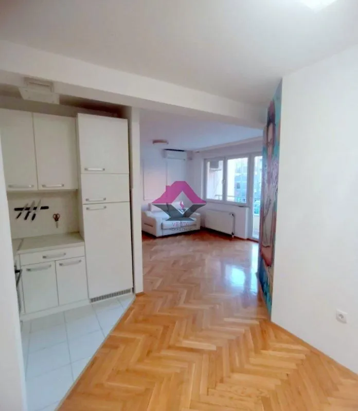 Izdavanje, trosoban stan, 70m², Bulevar Oslobodjenja, Novi Sad Sve Podlokacije
