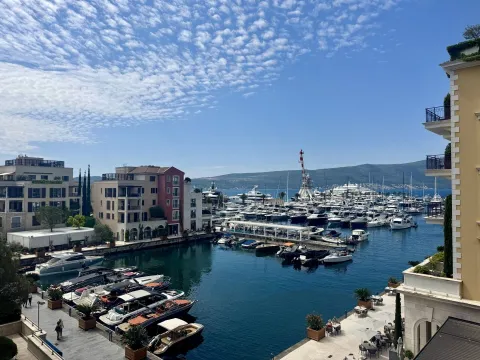 Prodaja, dvosoban stan, 131m², Porto Montenegro, Tivat - image 1