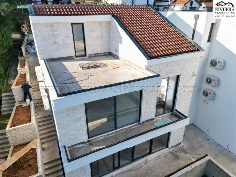 Prodaja, kuća, 237m², Njivice, Herceg Novi - image 26