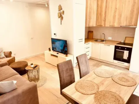 Izdavanje, stan, 50m², Tivat, Crna Gora - image 2