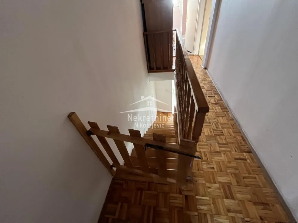 Prodaja, četvorosoban stan, 118m², Višnjica, Palilula Sve Podlokacije