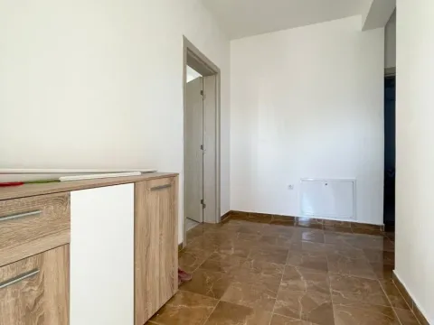 Izdavanje, dvosoban stan, 70m², Donji Kokoti, Podgorica - image 9