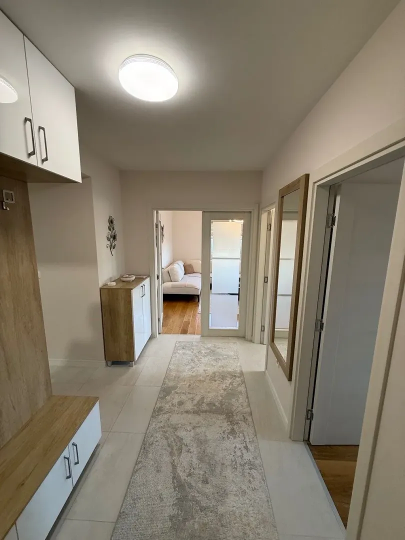 Rent, three bedroom apartment, 96m², Central Point, Podgorica