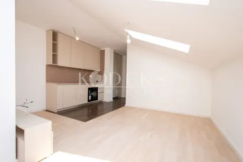 Sale, one bedroom apartment, 50m², Tološi, Podgorica - image 3