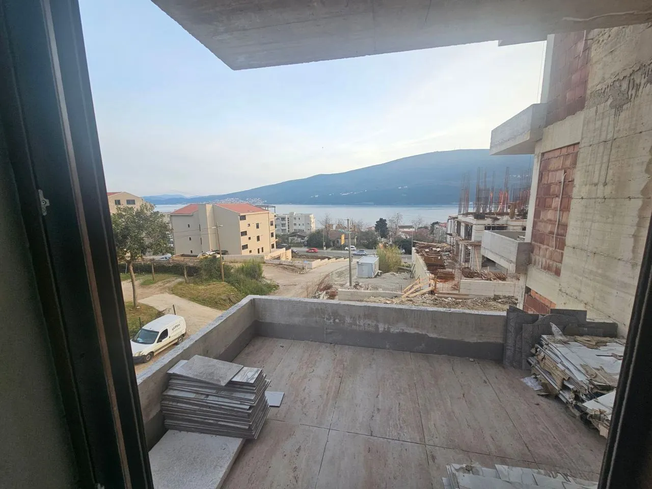 Prodaja, dvosoban stan, 54m², Đenovići, Herceg Novi